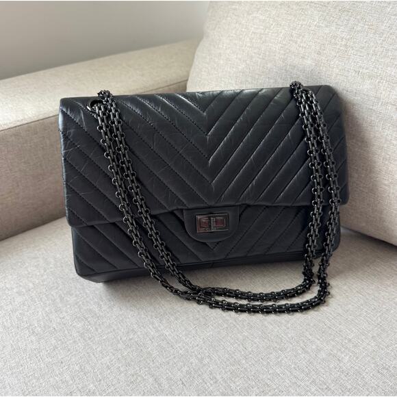 CHANEL 2.55 So Black Reissue Aged Calfskin Quilted Chevron Chain Flap Bag 226 - Picture 2 of 13